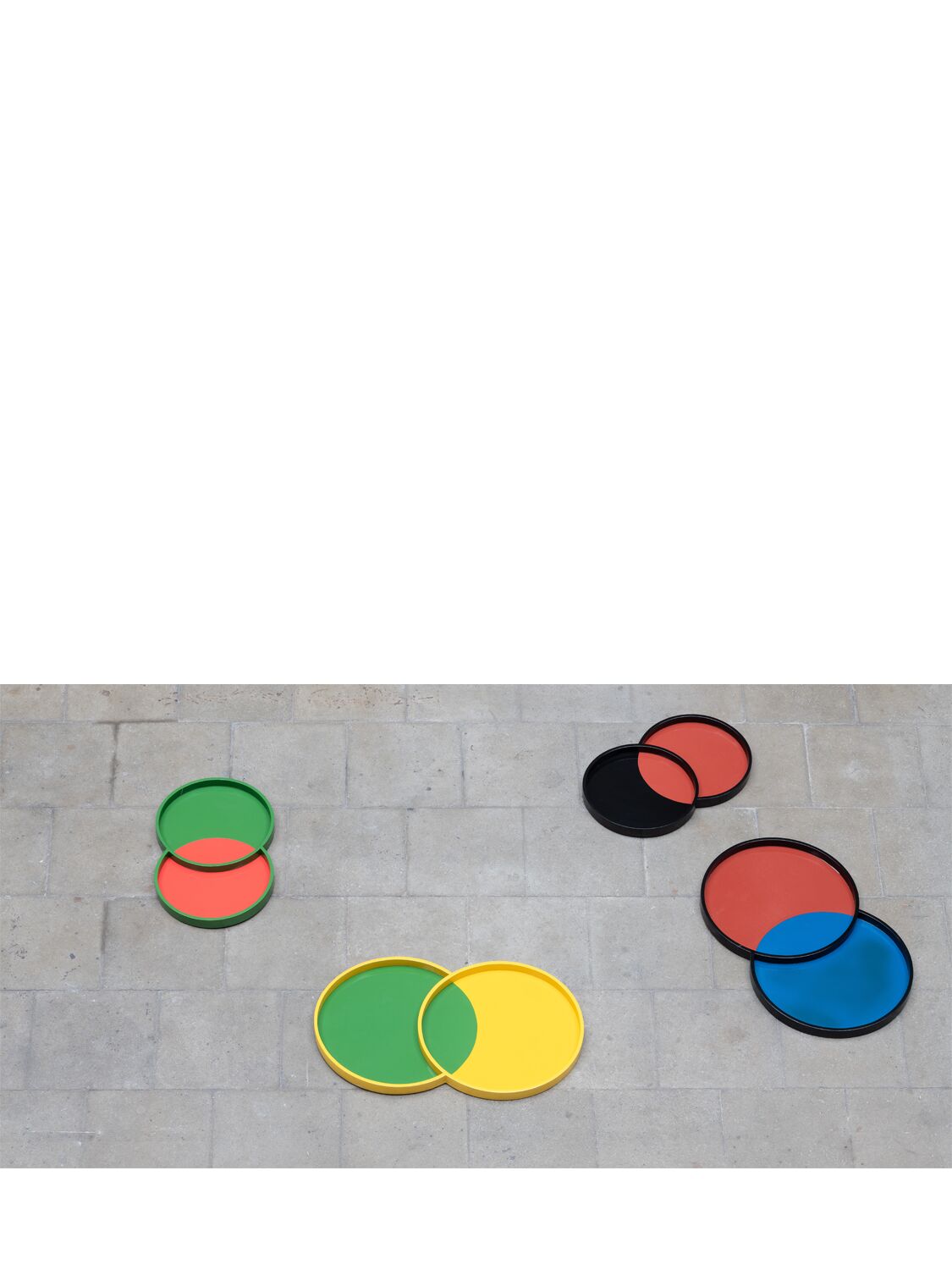 Serax Yo-yo Tray In Black/red