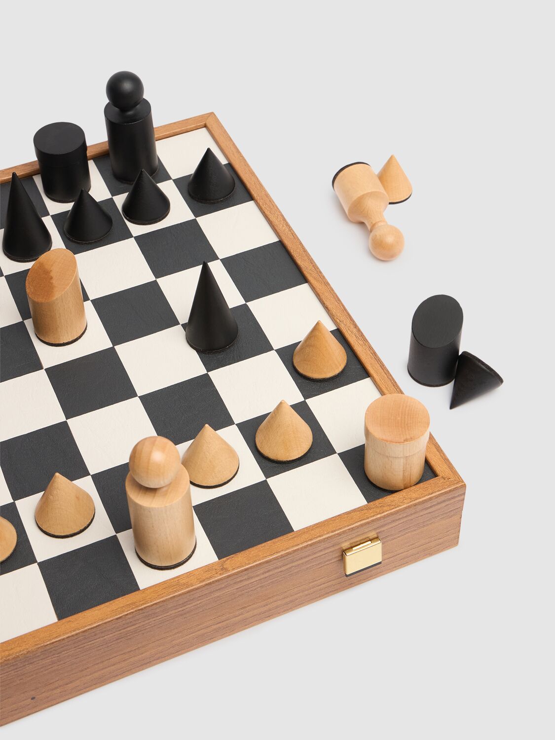 THE CONRAN SHOP CX CHESS SET 