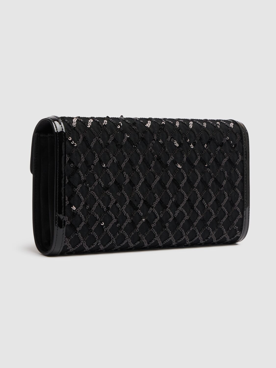 Roger Vivier Envelope Flower Buckle Clutch In 黑色