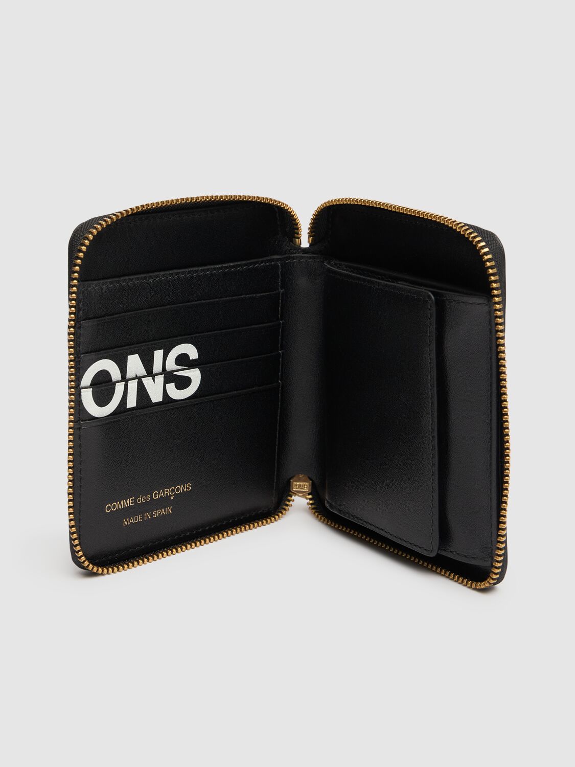 COMME DES GARÇONS HUGE LOGO LEATHER ZIP COMPACT WALLET 74IY0M006-QKXBQ0S1