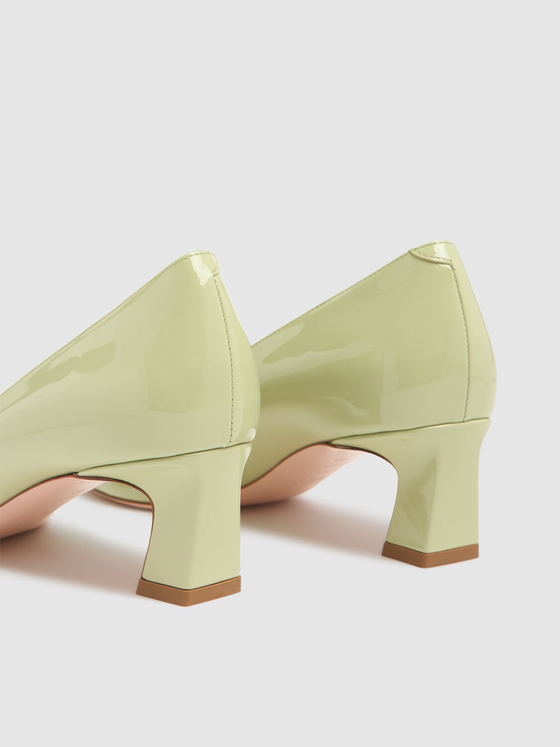 Roger Vivier 45mm Trompette Patent Leather Pumps In Mint