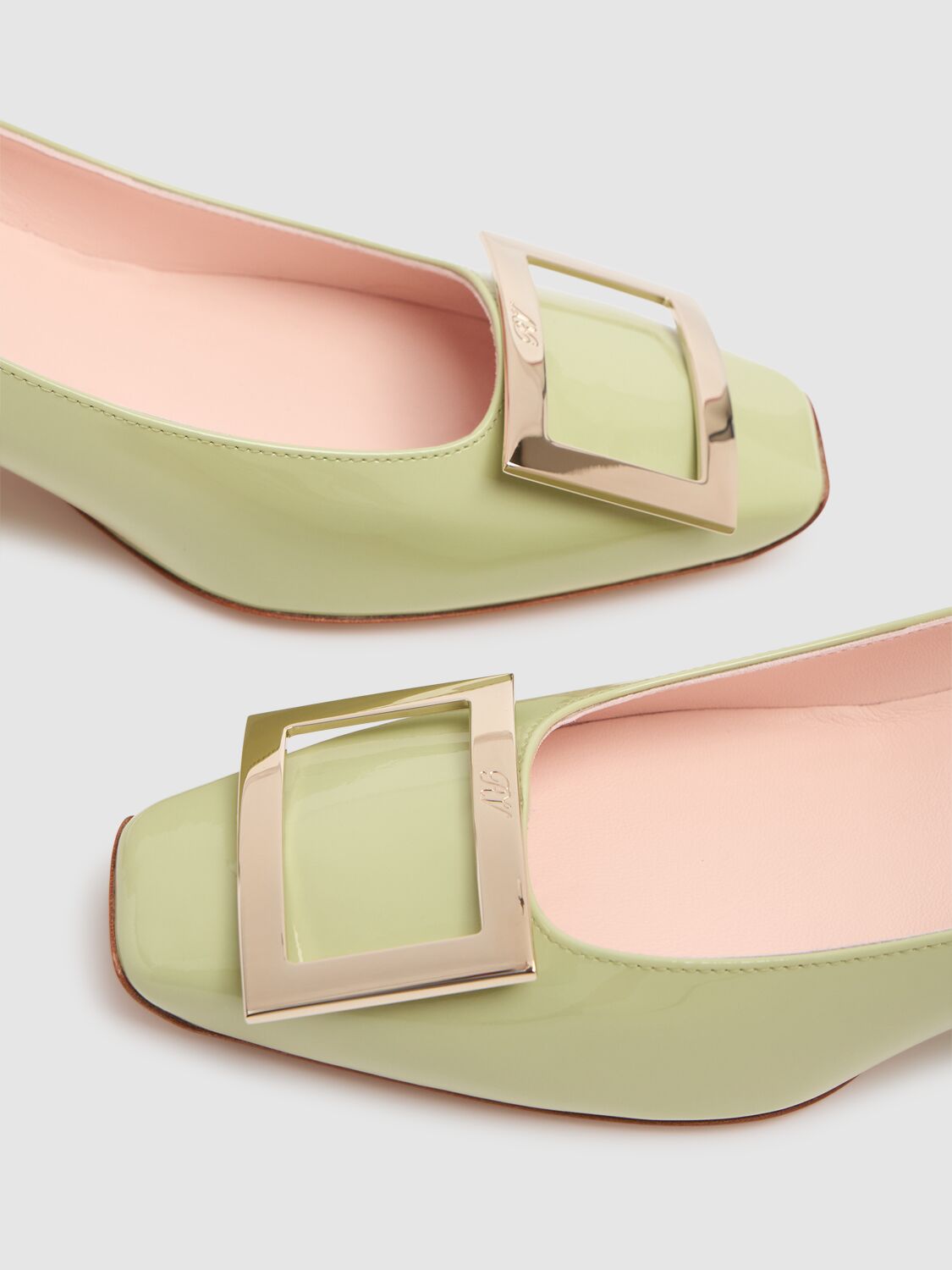 Roger Vivier 45mm Trompette Patent Leather Pumps In Mint