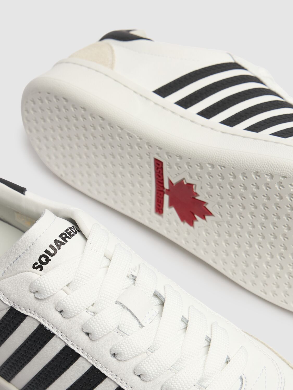Dsquared2 White And Black Low Top Sneakers With Contrasting Bands In Leather Man In 白色