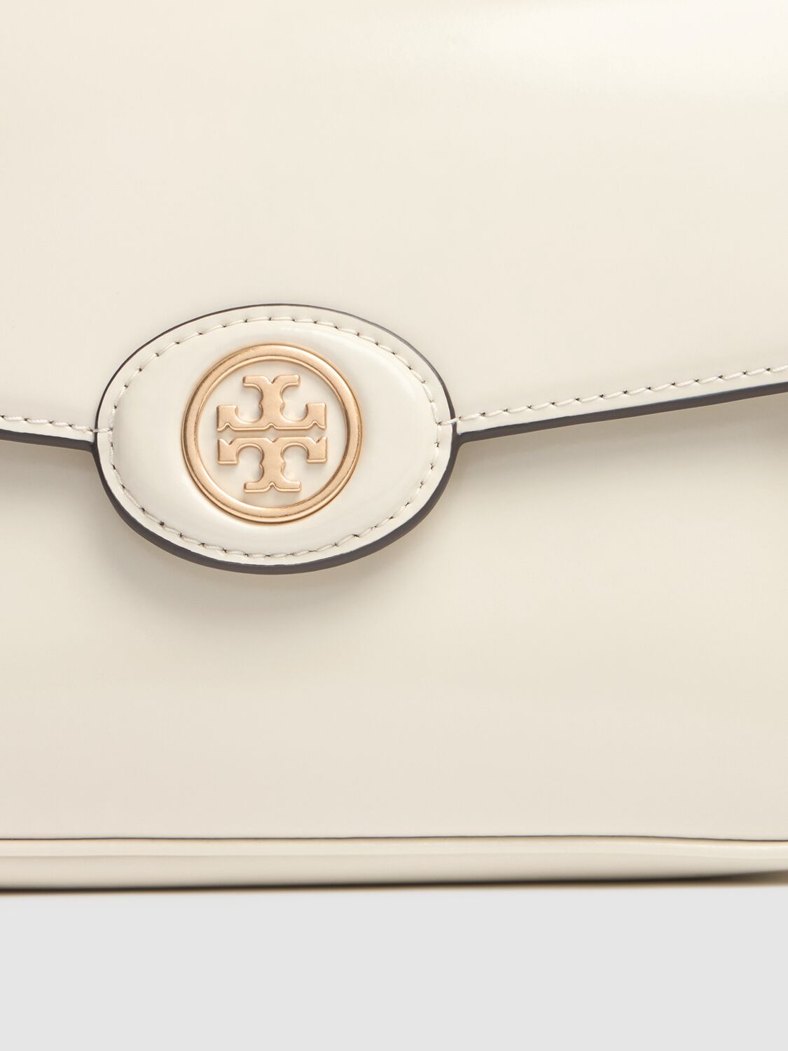 Shop Tory Burch Robinson Convertible Shoulder Bag In Shea Butter