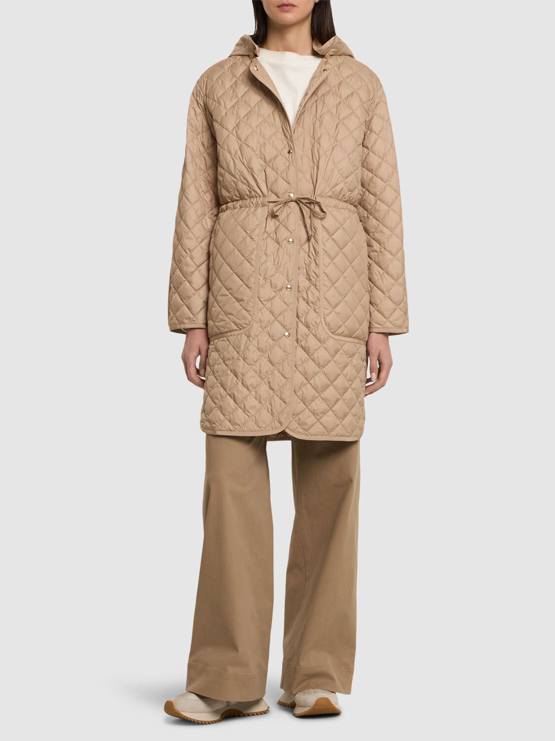 Moncler Etelan Diamond Quilted Tech Down Jacket In Beige