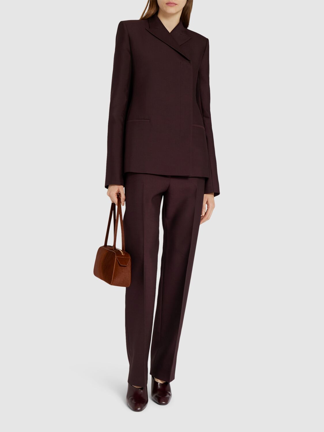 Khaite Silvannah Wool And Silk Blazer In Brown