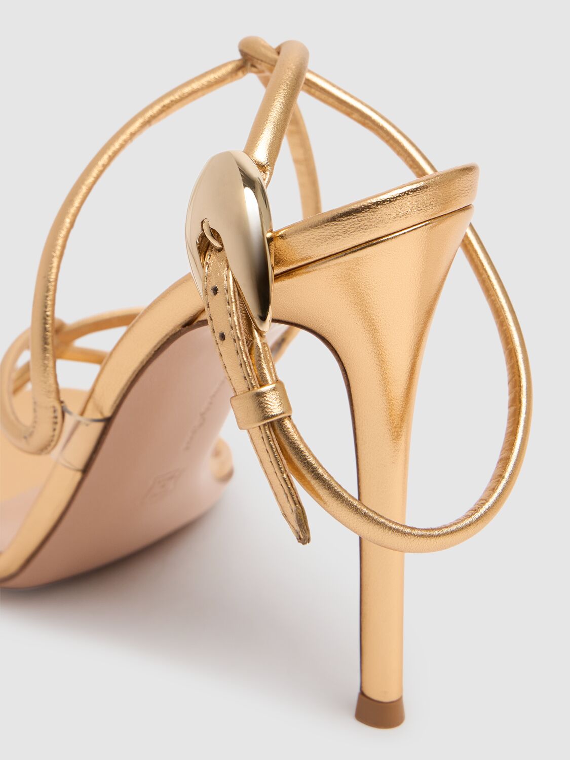 Gianvito Rossi Mamba 85 Metallic Finish Open Toe Sandals In Gold