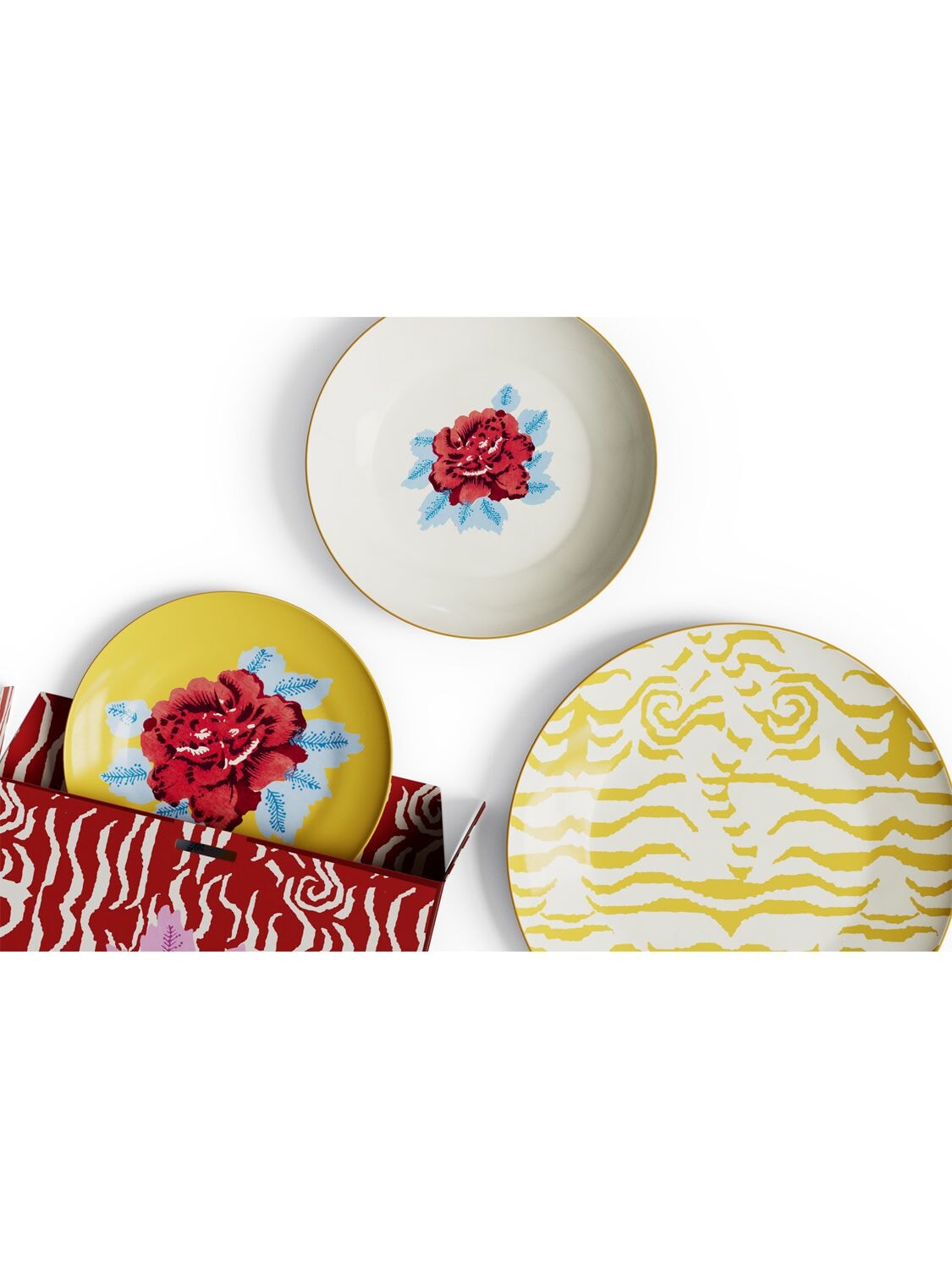 Lisa Corti Set Of 3 Indian Tiger Plates In Yellow