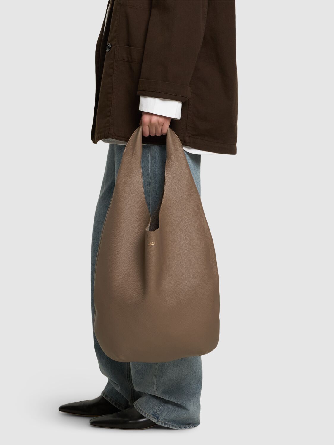 A.P.C.のトートバッグ シンプルで洗練されたデザイン