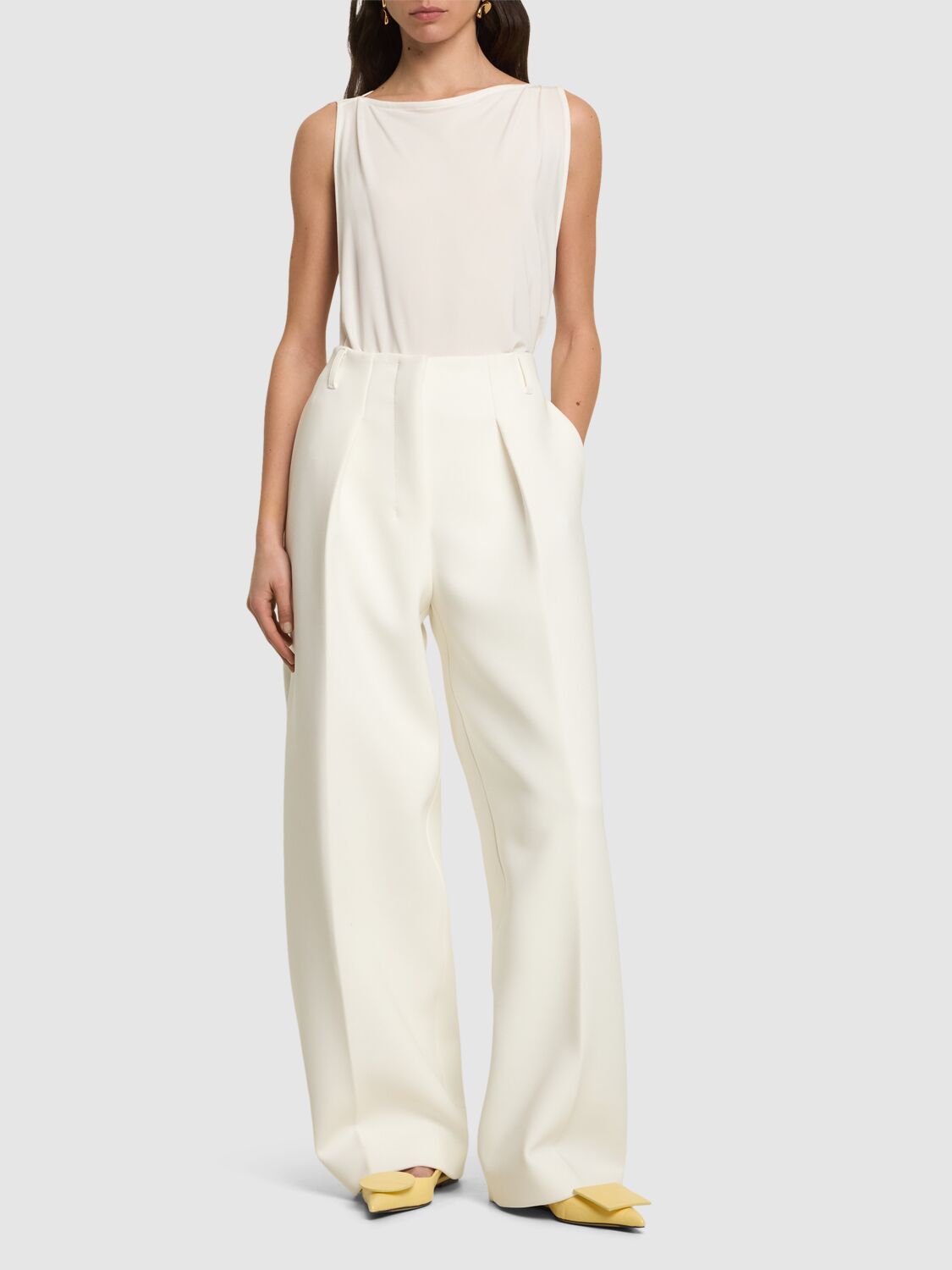 JACQUEMUS Le Pantalon Ovalo High Rise Pants - back view in White