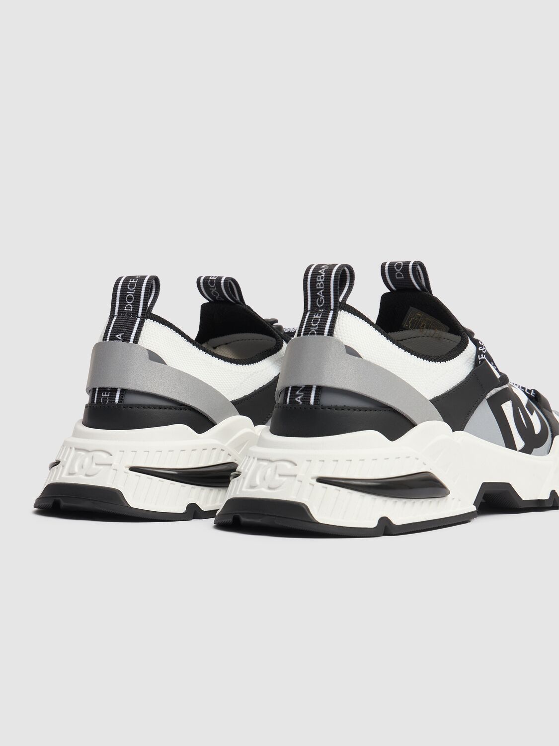 Dolce & Gabbana Logo Lace-up Sneakers In 白色/黑色