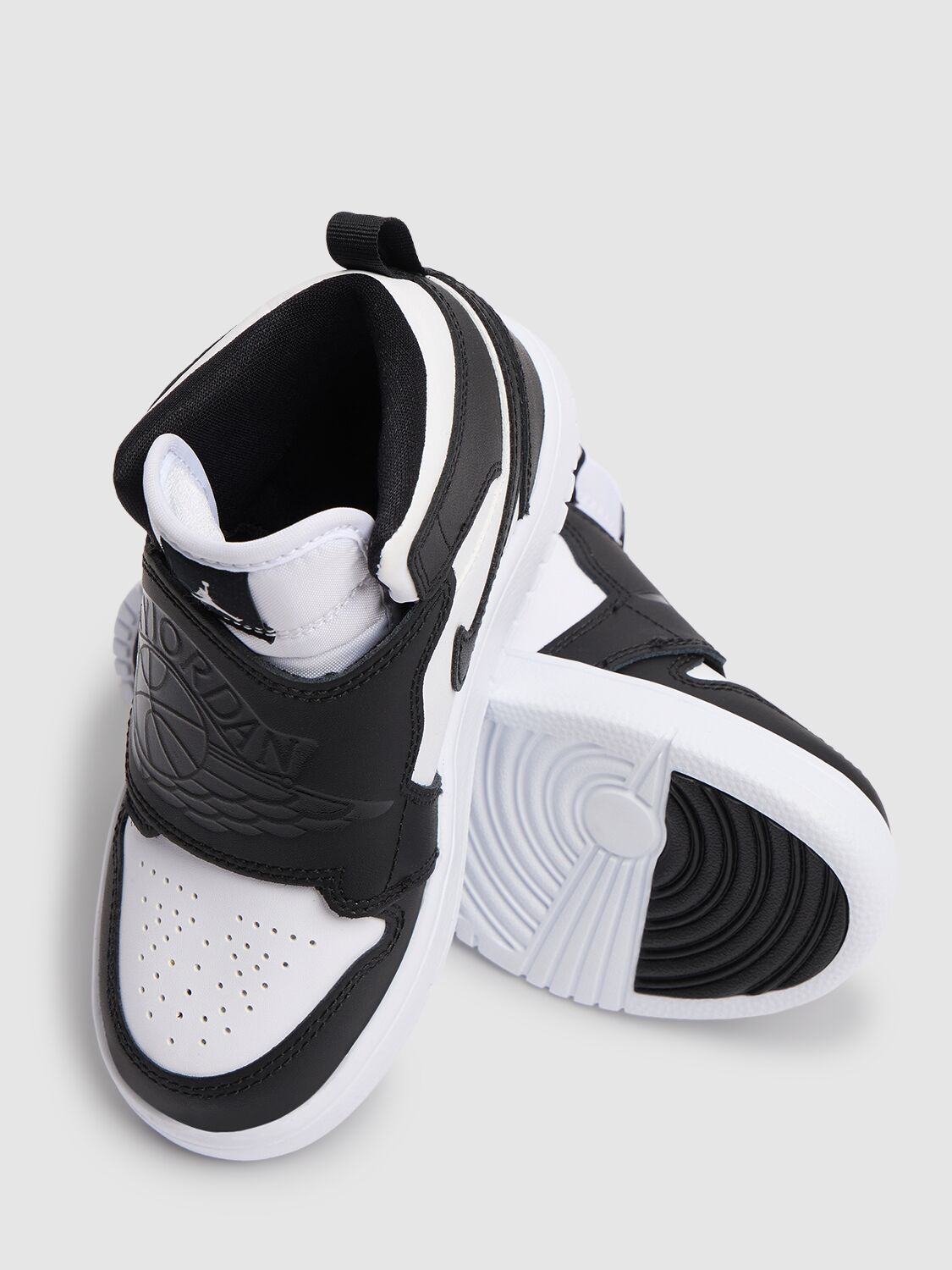 Jordan Sky  1 Sneakers In Black/white
