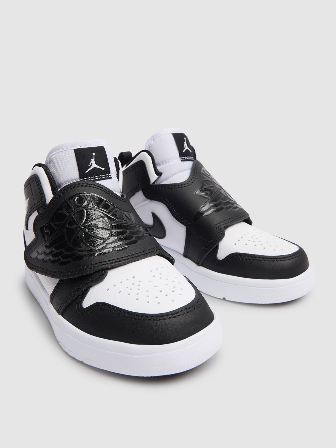 Jordan Sky  1 Sneakers In Black/white