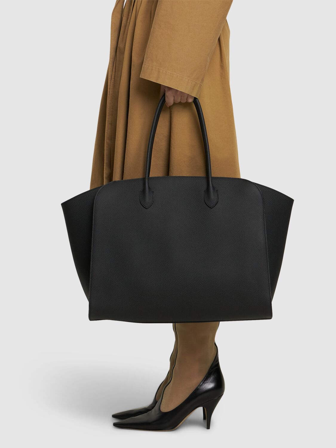 The Row Marlo 17 Matte Grain Leather Tote Bag In Black Ans
