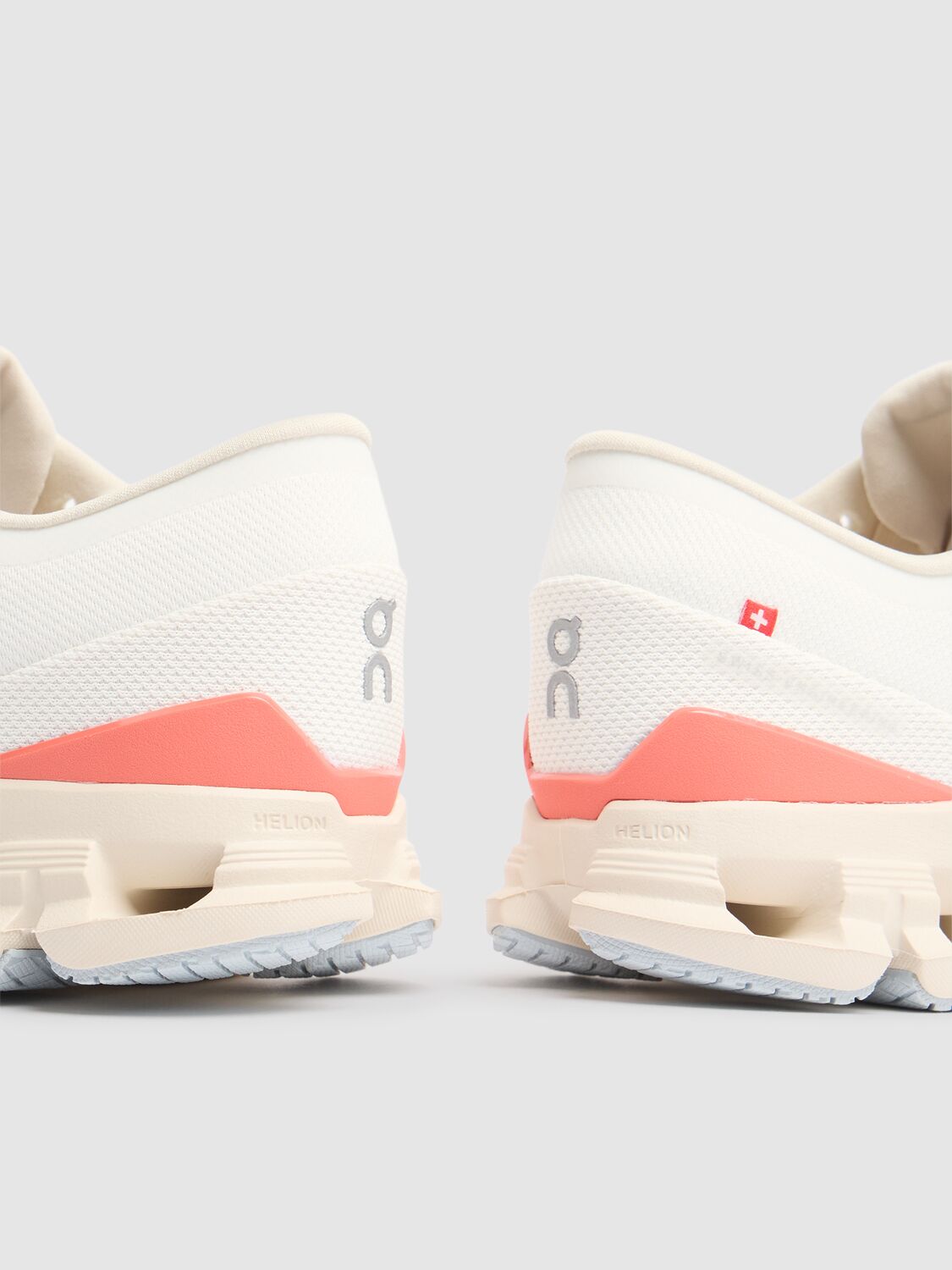 On Cloud X 4 Sneakers In Ivory/salm