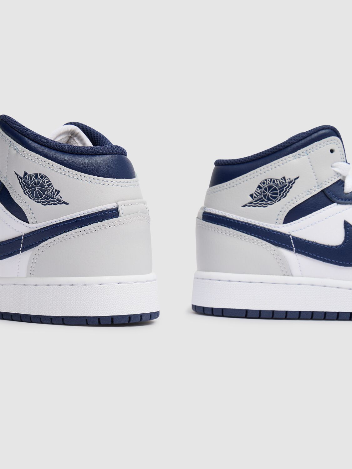Jordan Air  1 Mid Sneakers