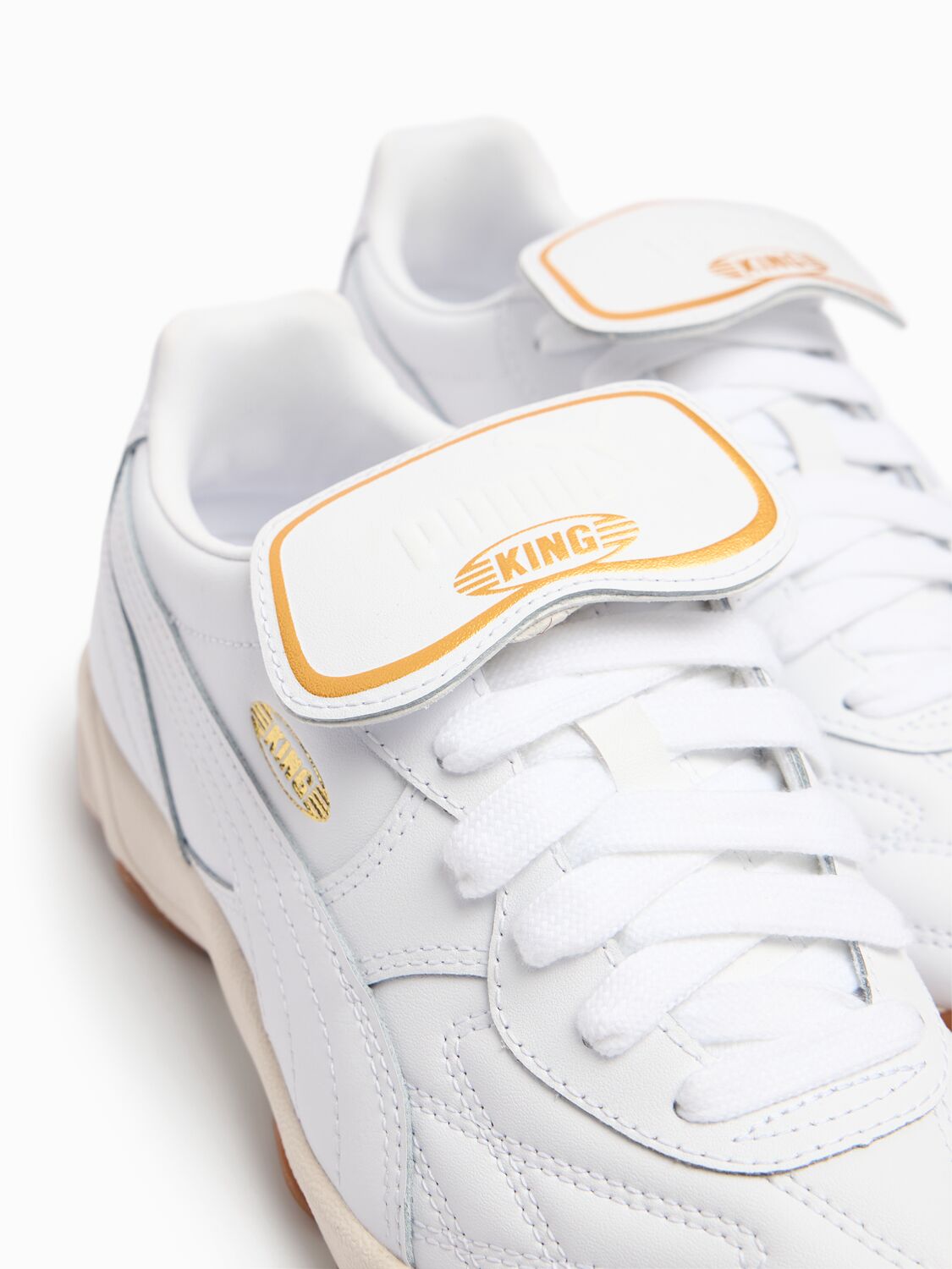 Puma King White Sneakers With Formstrip Logo Detail On The Side And Logo Patch On The Tongue In Leather U In White
