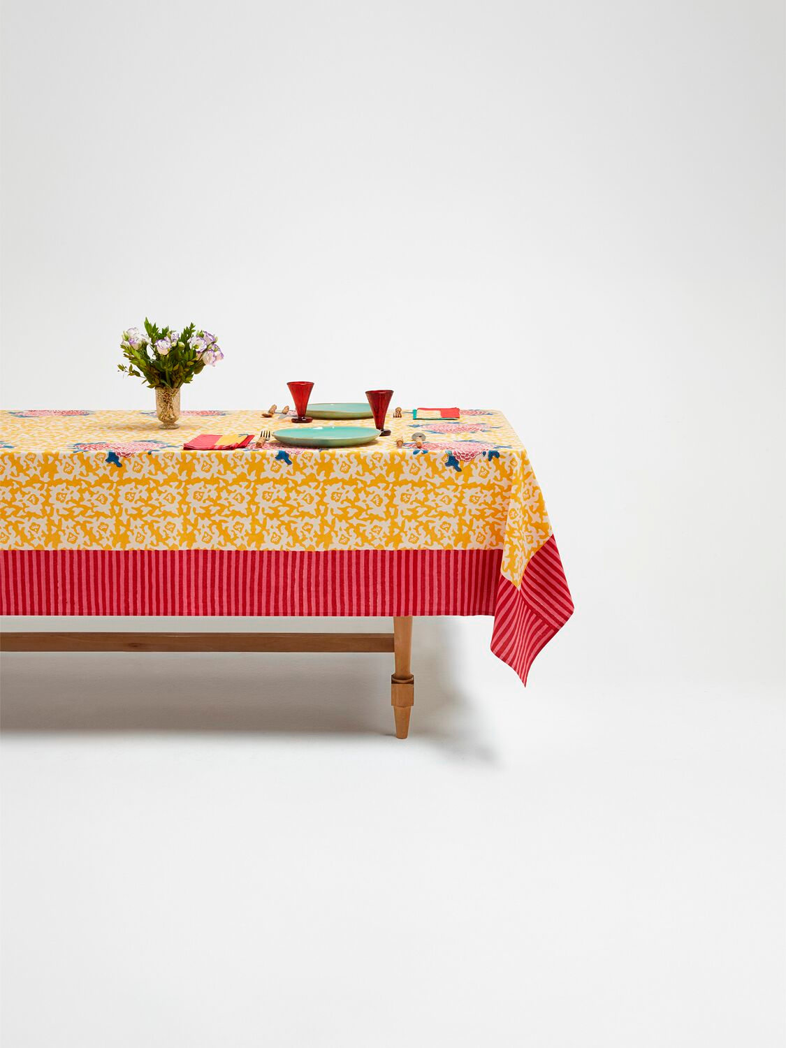 Lisa Corti Arabesque Corolla Rectangular Tablecloth In Yellow