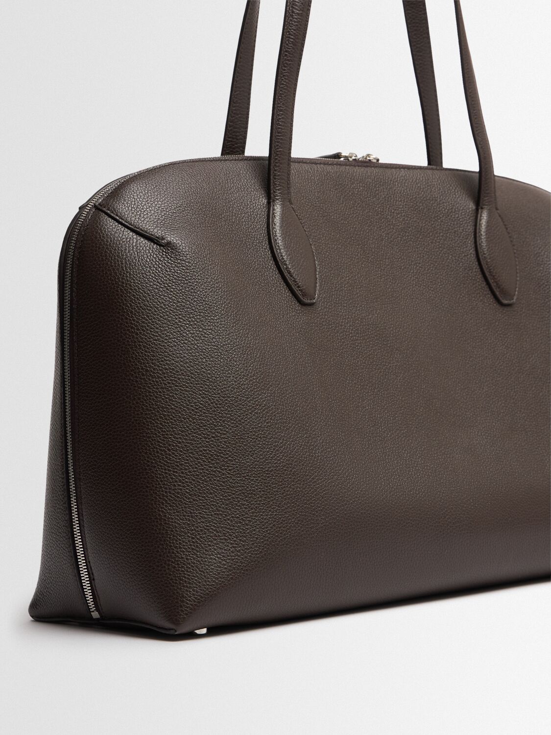 Day Grained Leather Tote Bag | TOTEME | Dark Chocolate