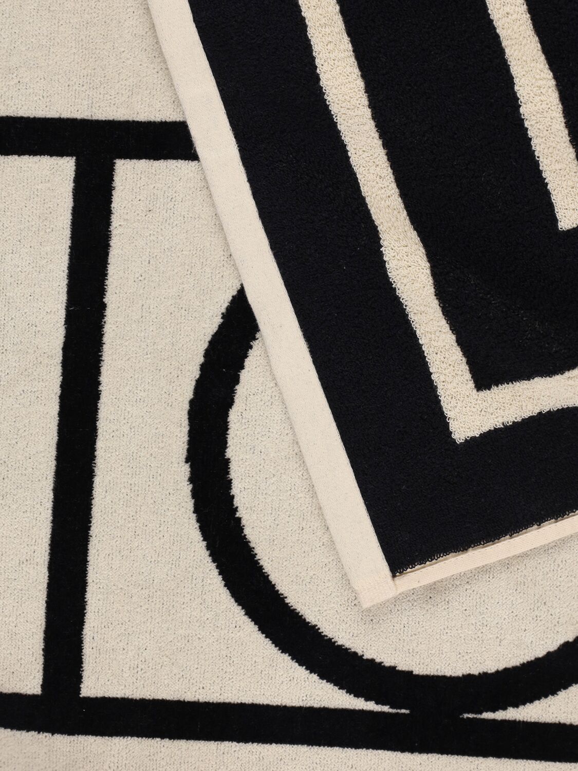Totême Monogram Jacquard Beach Towel In Nude
