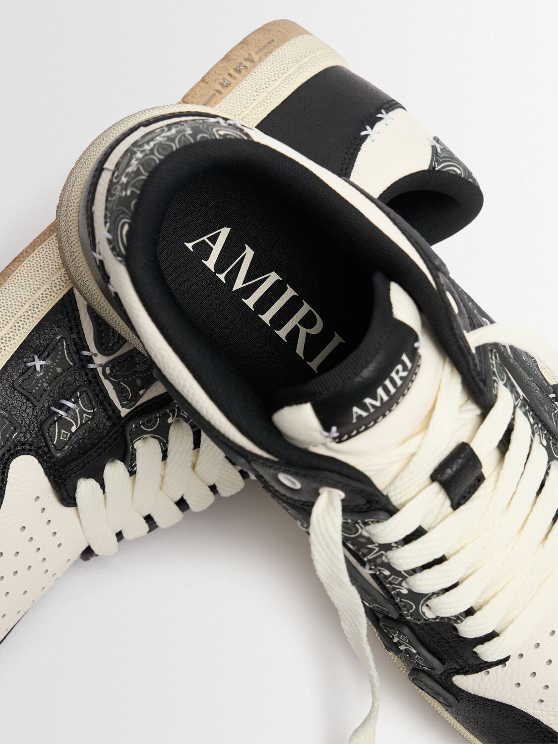 Amiri Skel Top Black Low Top Sneakers With Logo Patch On The Tongue And Logo Lettering On The Heel In Leat