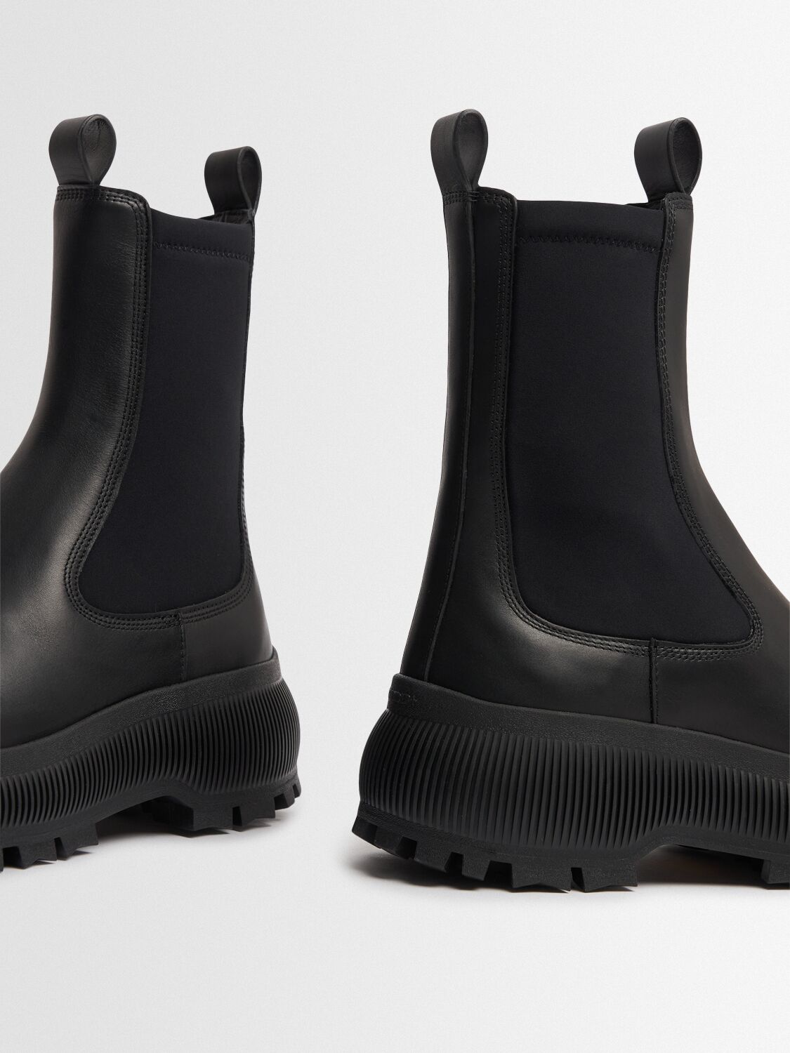 Jil Sander Leather Ankle Boots In Black