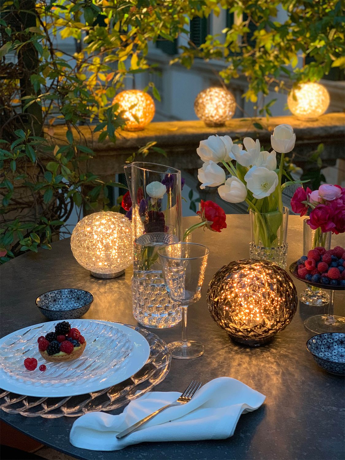 Kartell Mini Planet Table Lamp In Crystal