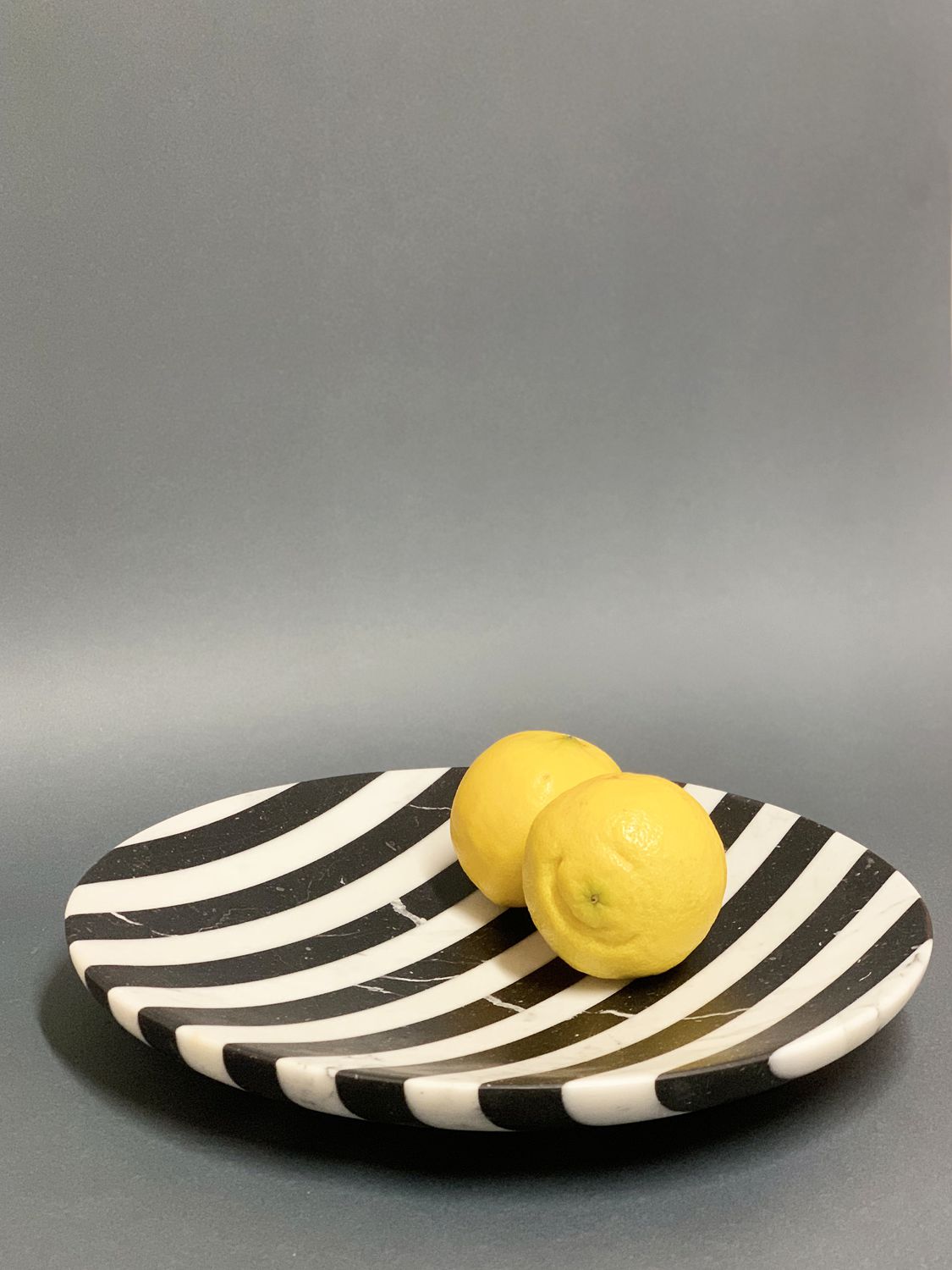 Editions Milano Alice Marble Bowl In Black,white