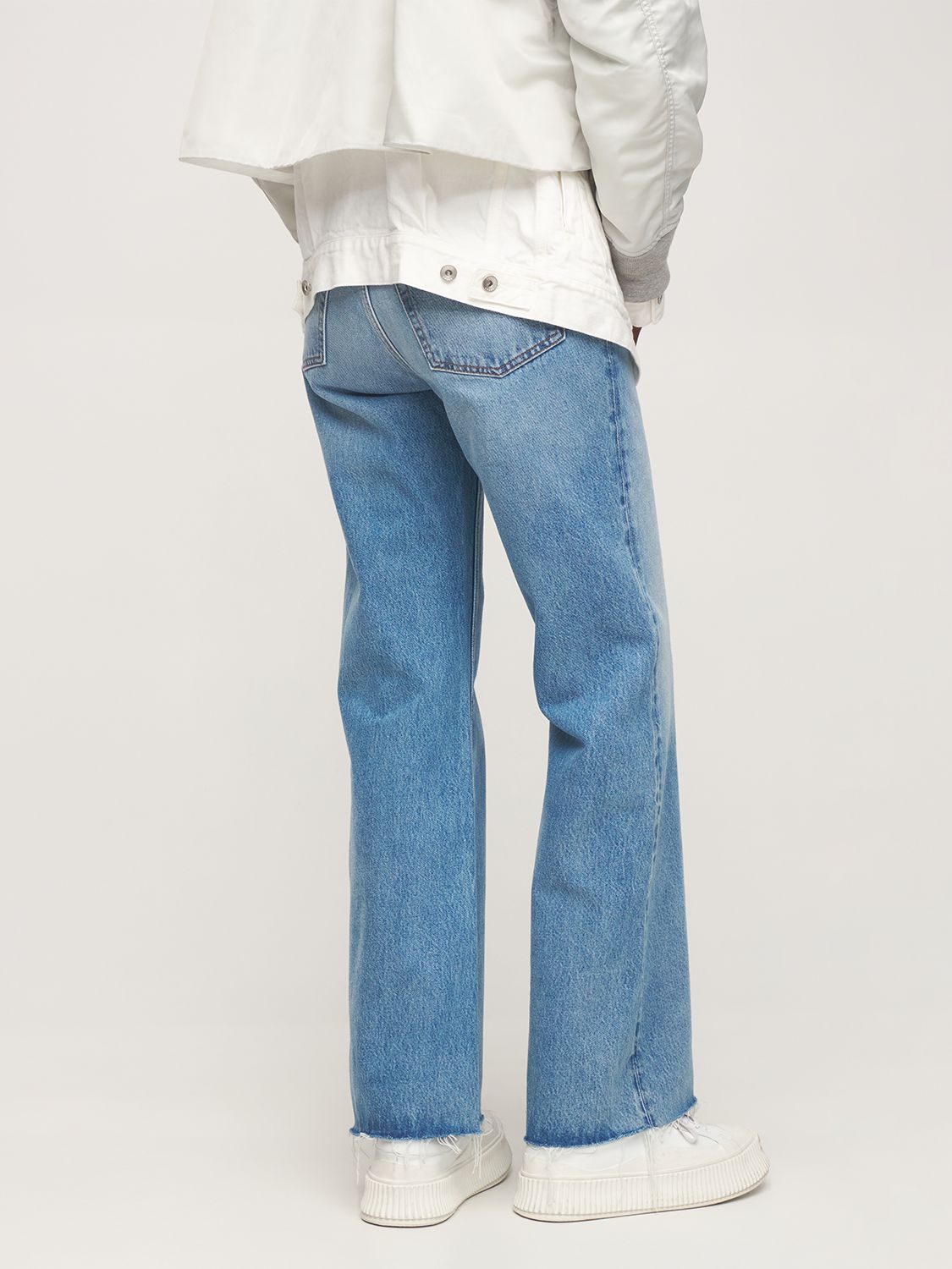 Shop Re/done 70s Ultra High Rise Wide Leg Jeans In 浅蓝色