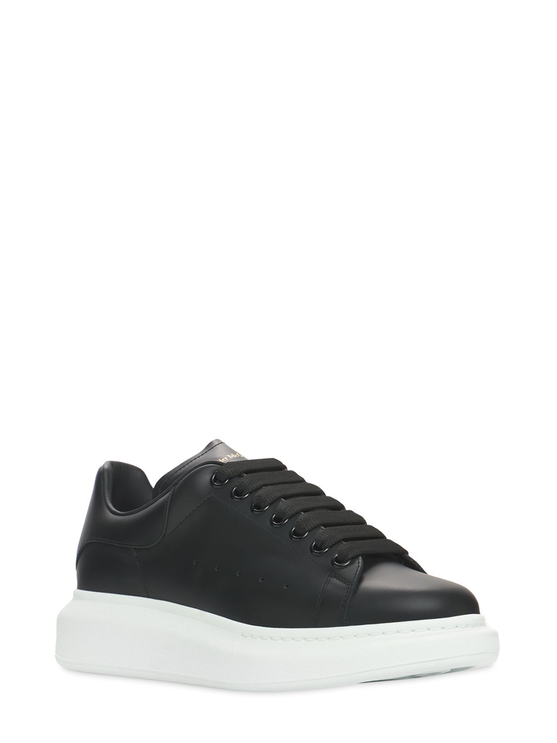Alexander Mcqueen Round Head Lacing Low-cut Casual Sneakers In Black