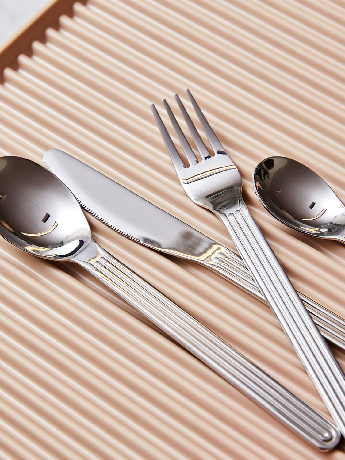 Hay Set Of 5 Sunday Spoons In Silver