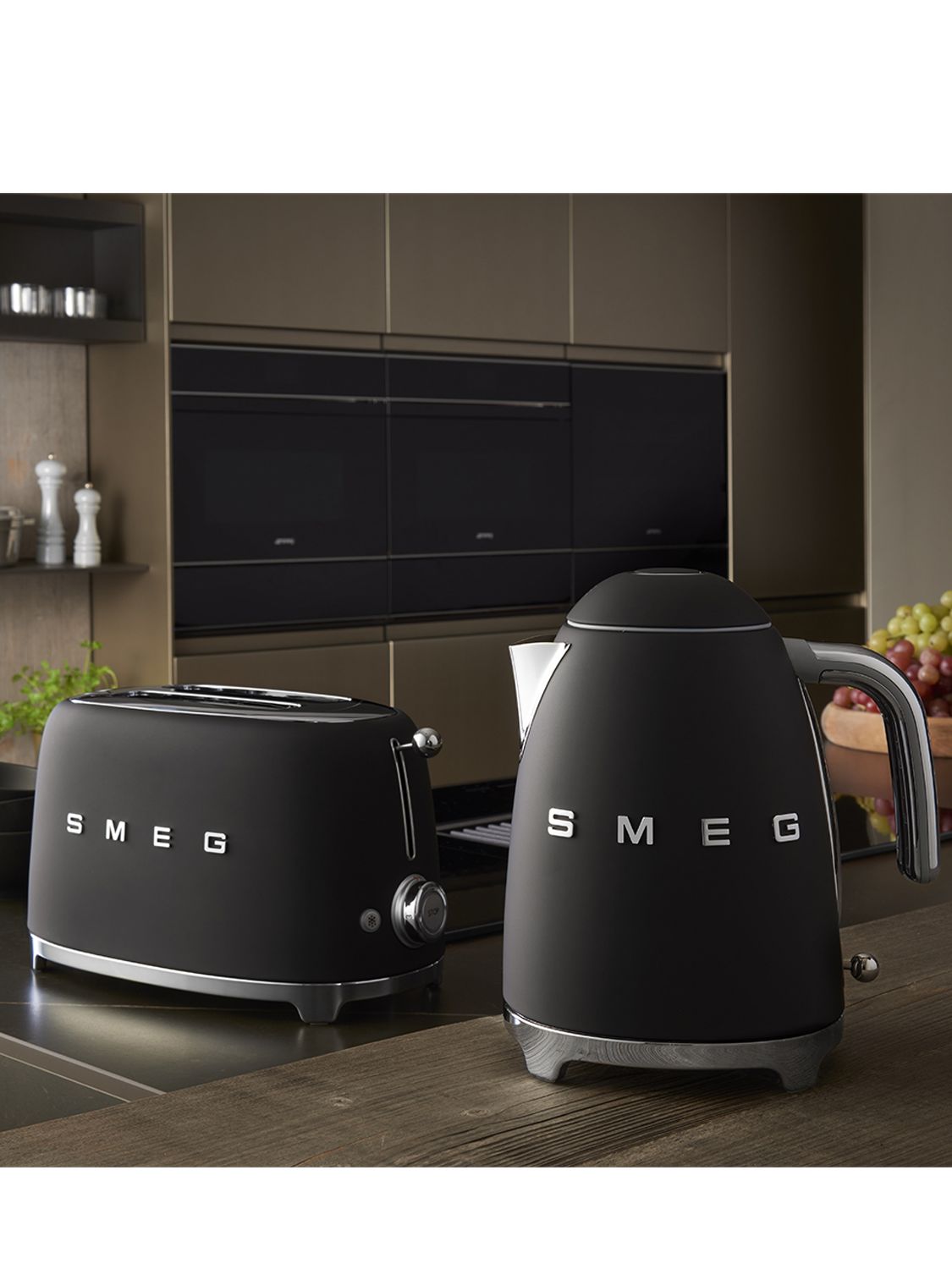 Shop Smeg Nero Electric Kettle In Black