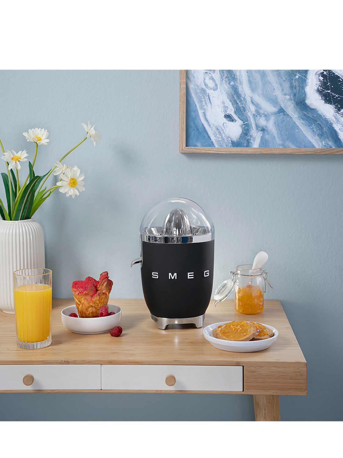 Shop Smeg Nero Electric Juicer In Black