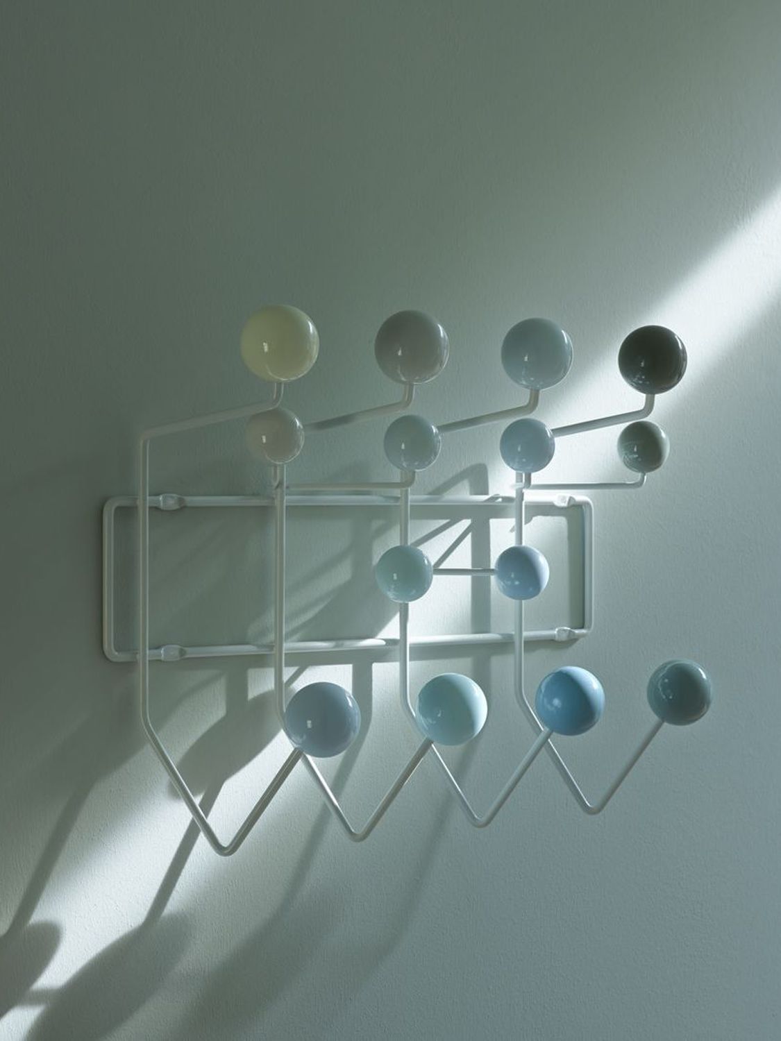 お洒落なちょい掛けハンガー Vitraのウォールフック