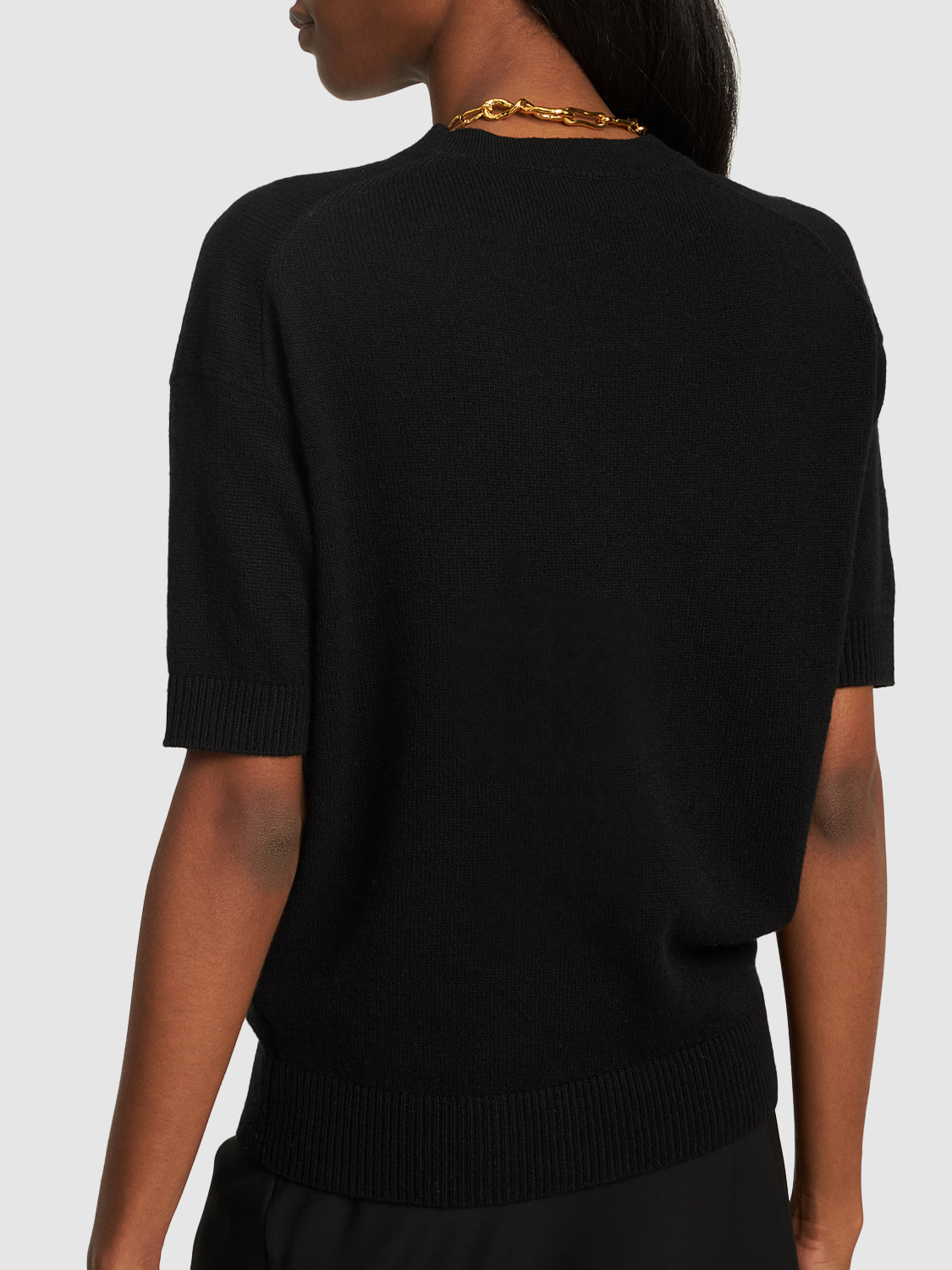 Shop Theory Short Sleeved Knit Cashmere Sweater In Black