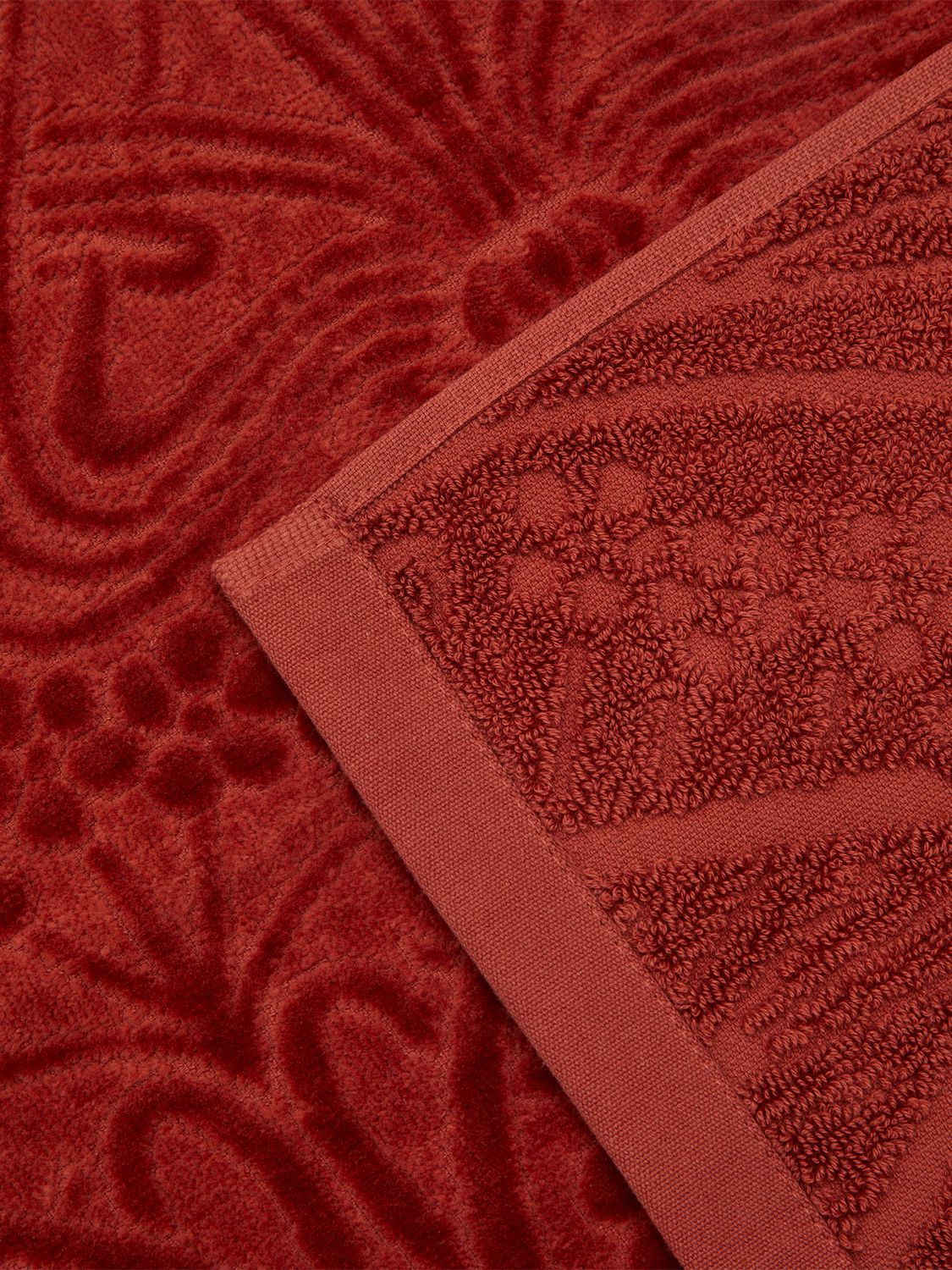 Liberty Ianthee Bath Towel In Red