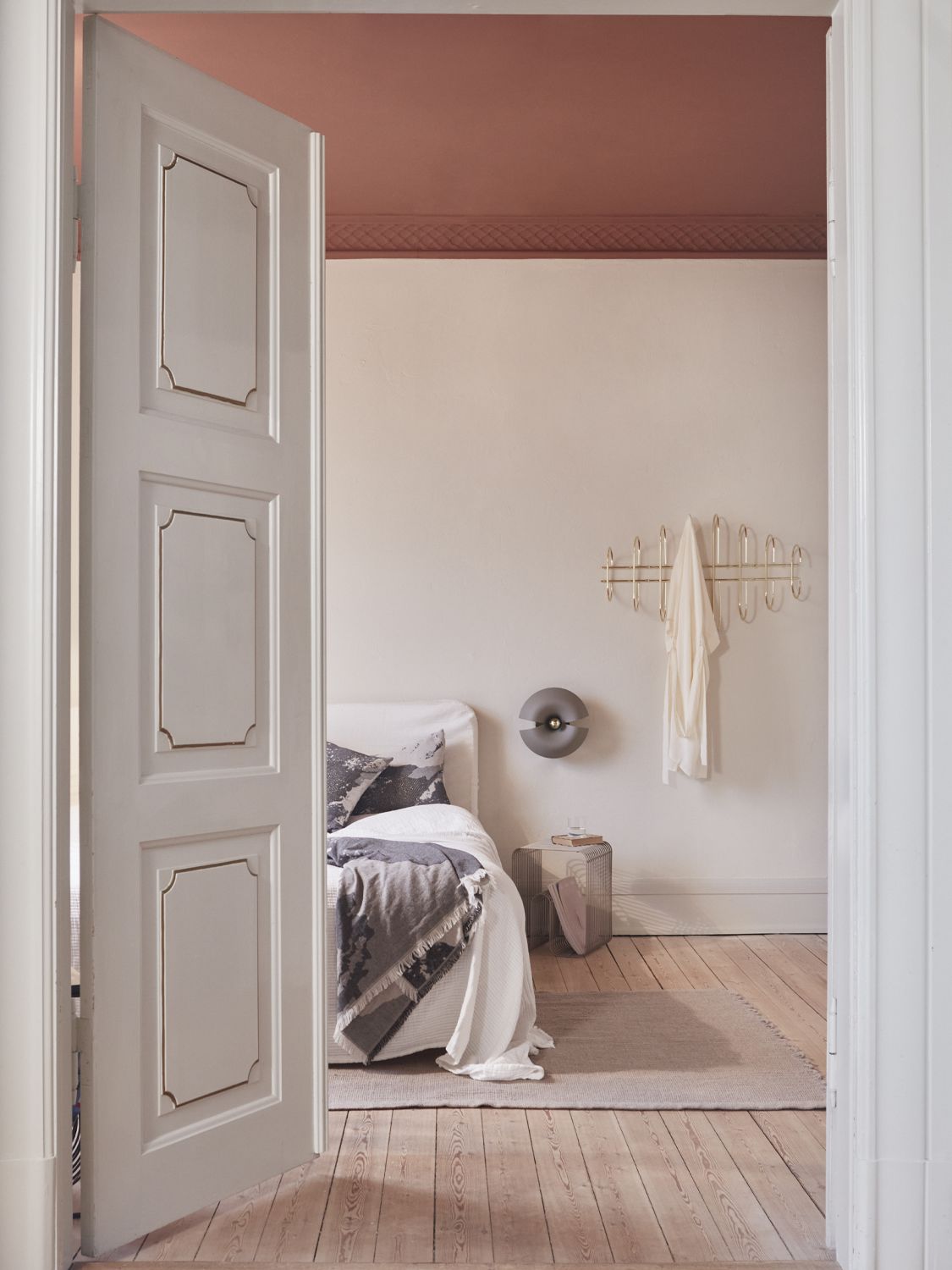 Moveo Coat Rack