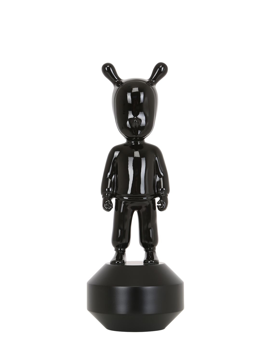 The Guest Small Figurine – HOME > HOME DÉCOR > DECORATIVE ACCESSORIES