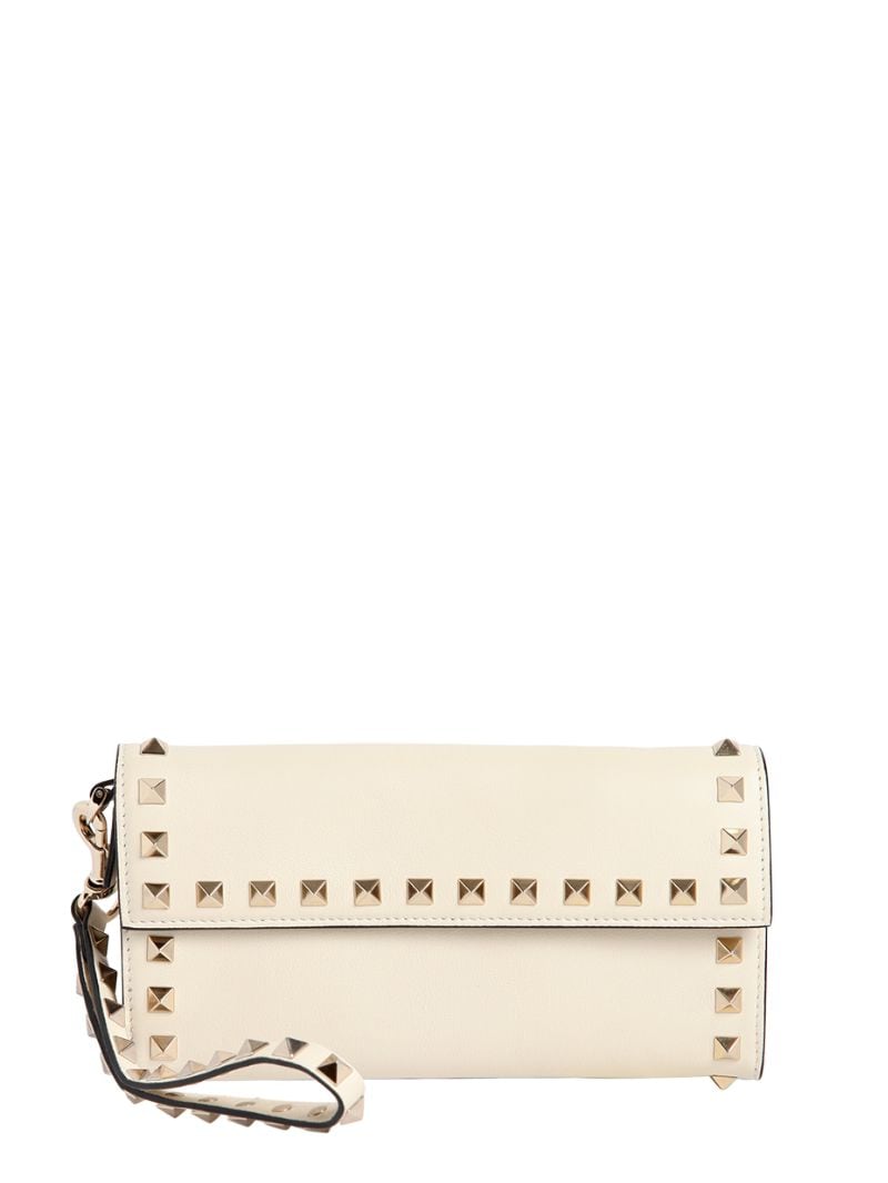 Valentino Garavani Rockstud Leather Wristlet Clutch In Ivory