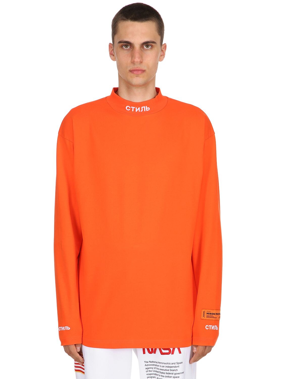 Лонгслив стиль. Херон Престон. Heron Preston Orange стиль Longsleeve. Heron Preston long Sleeve. Heron Preston оранжевый лонгслив.