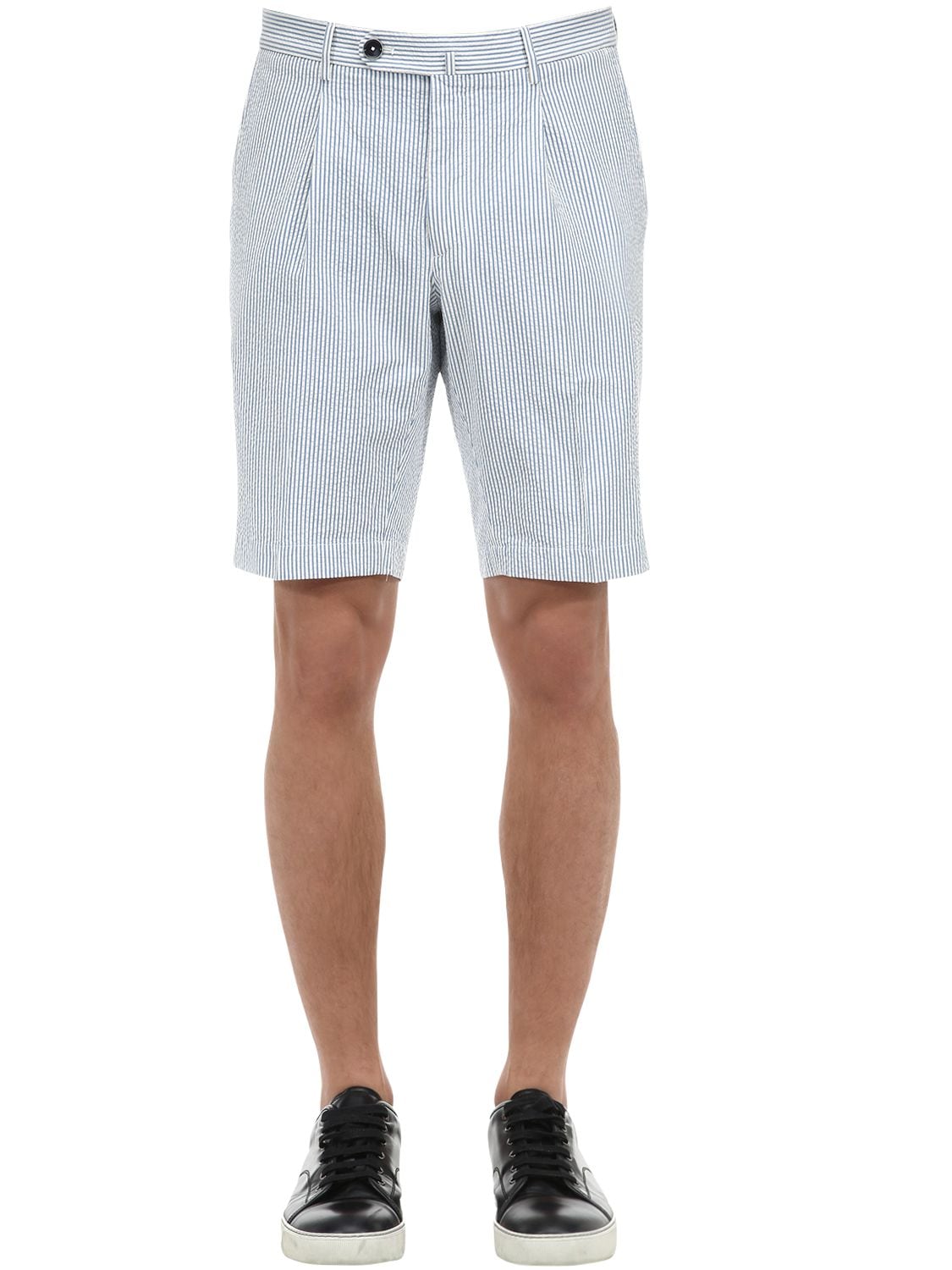 Gta Cotton Seersucker Shorts In White,blue