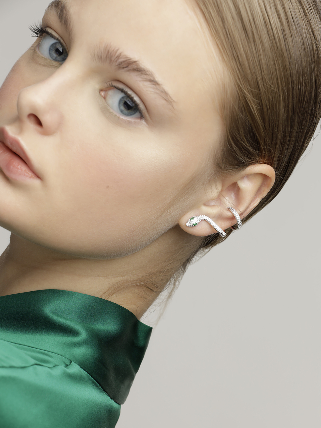 Apm Monaco Serpent Sliding Ear Cuff In Silver,green ModeSens