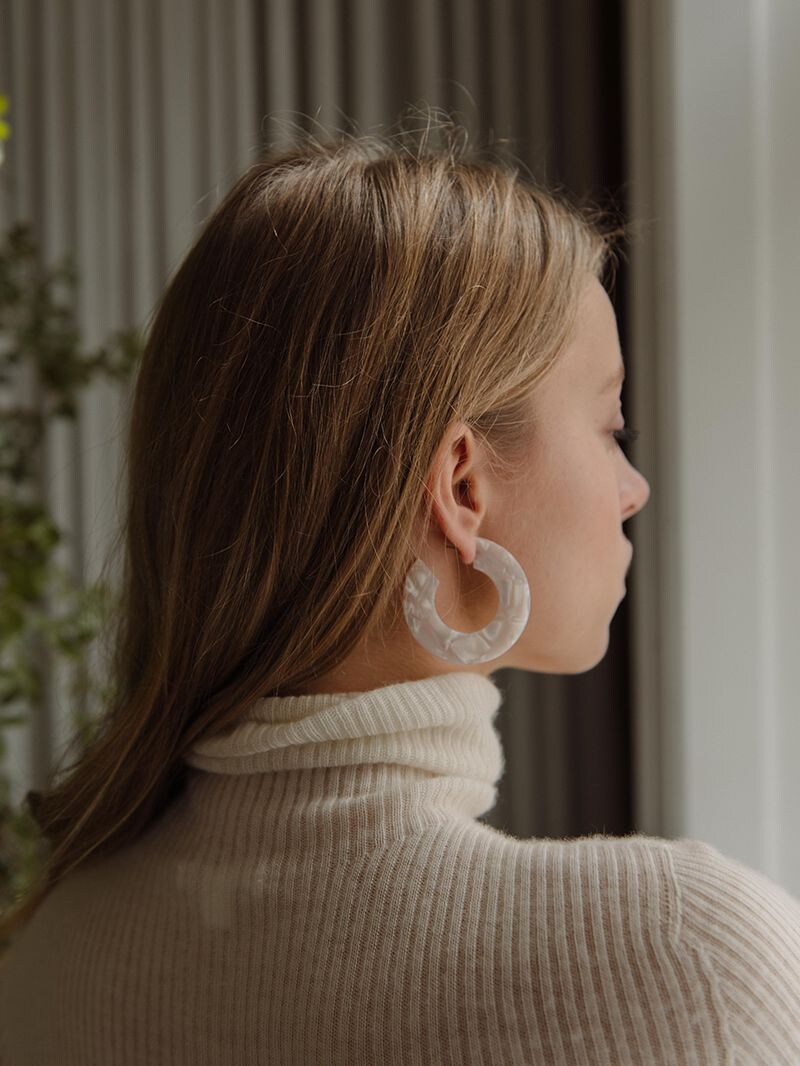 Aym Ananda Acetate Earrings In White