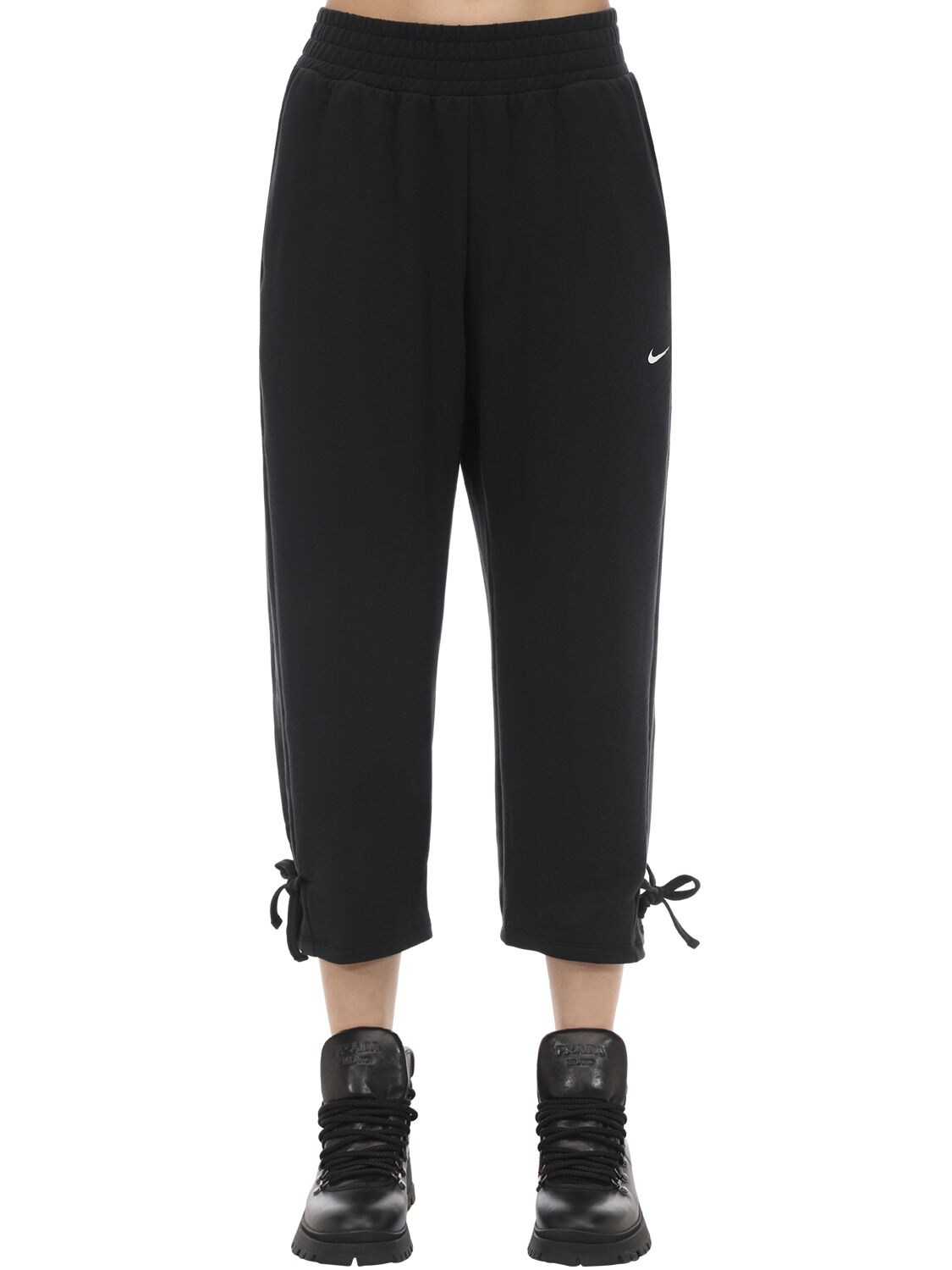 Nike 3/4 Yoga Cropped Pants In Black