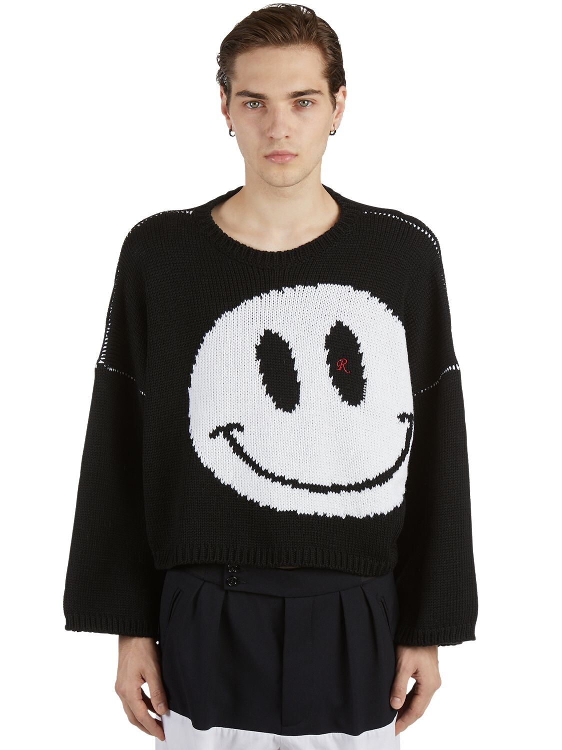 Свитер raf simons. РАФ Симонс свитер. Raf Simons Knit Sweater. Raf Simons Smiley Sweater. Raf Simons свитер Cropped.