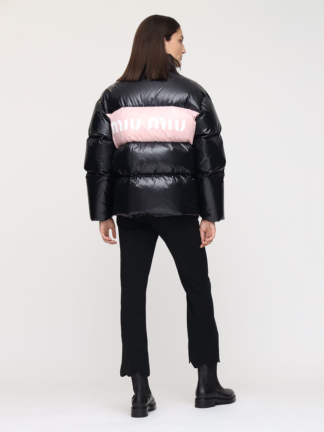 Miu Miu Shiny Nylon Down Jacket W/back Logo In Schwarz,pink