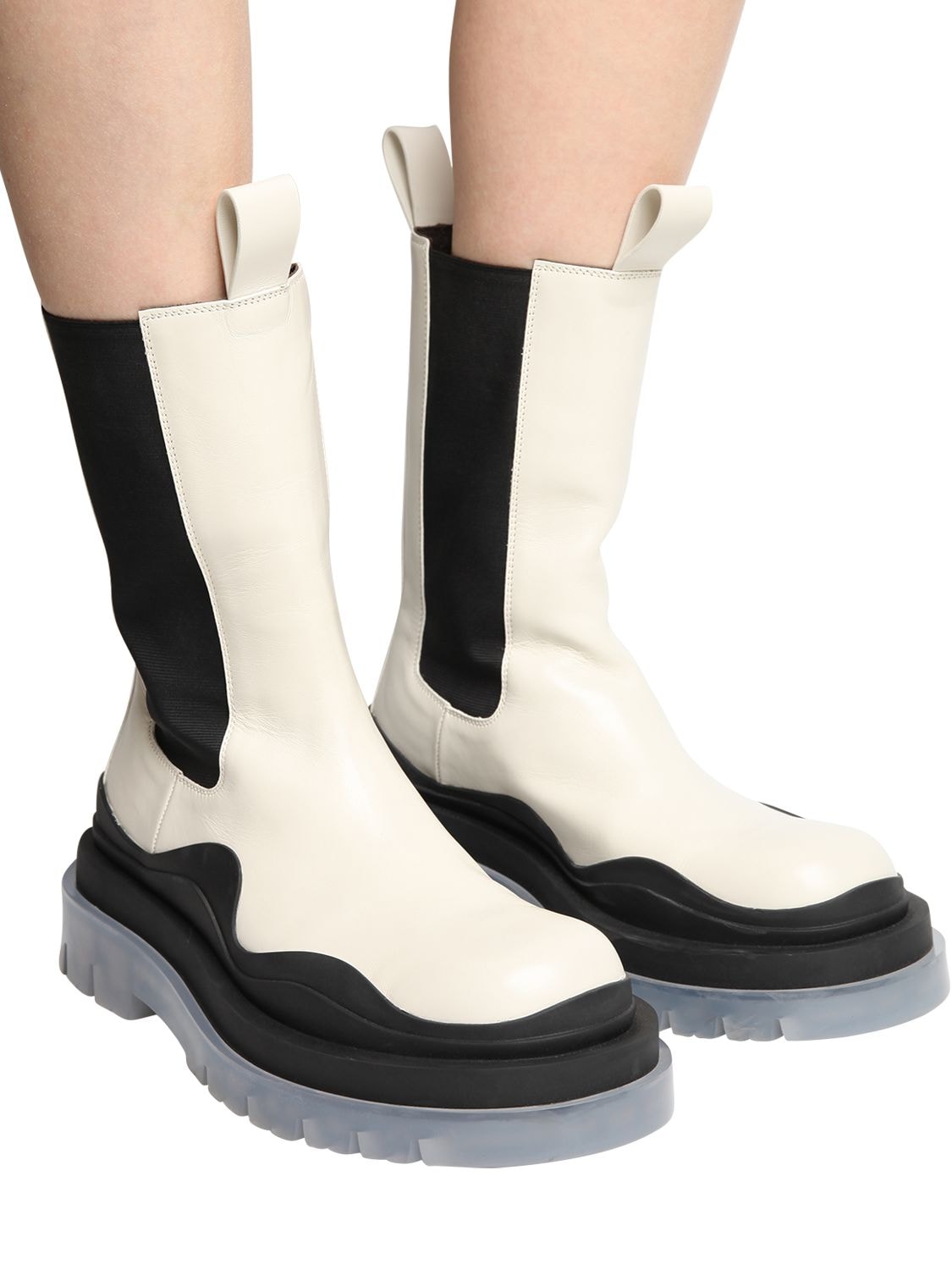 Bottega Veneta Off-white & Black Medium Bv Tire Chelsea Boots In 8205 ...