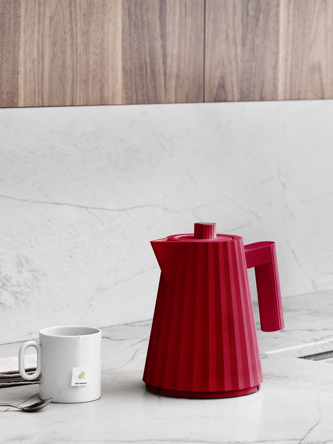 Shop Alessi Plissé Small Electric Tea Kettle In Red