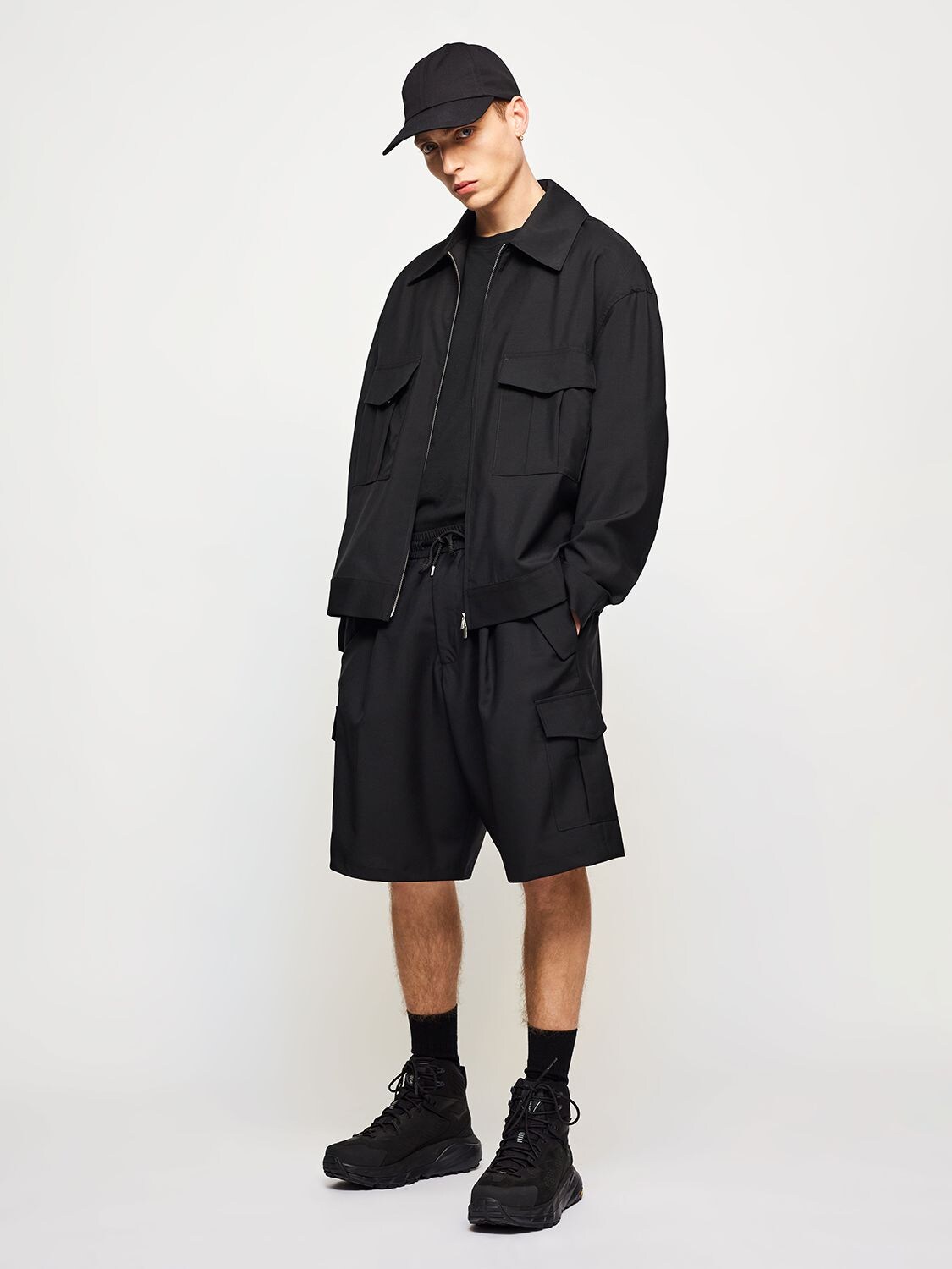 Lownn Wool & Mohair Cargo Shorts In Black