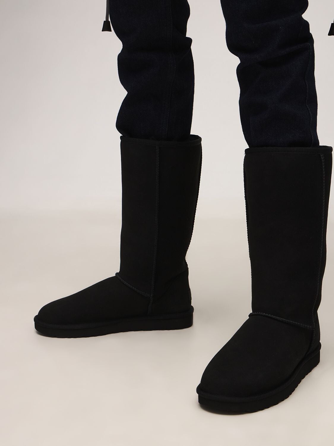 Shop Ugg 10mm Classic Tall Ii Shearling Boots In Schwarz